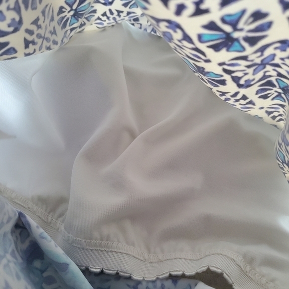 Lands' End Women's Blue & White High Neck Swim Tankini Swimsuit Top - Picture 7 of 9